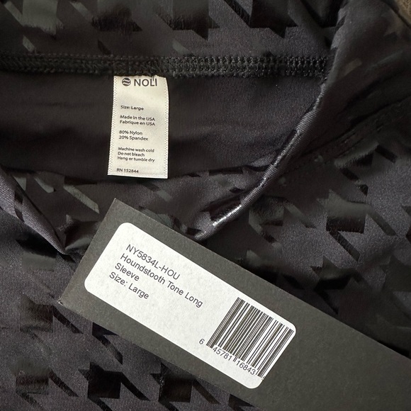 NWT Noli Shop Long Sleeve Athletic / Leasure Top in Black Houndstooth Tone Large - Picture 5 of 5